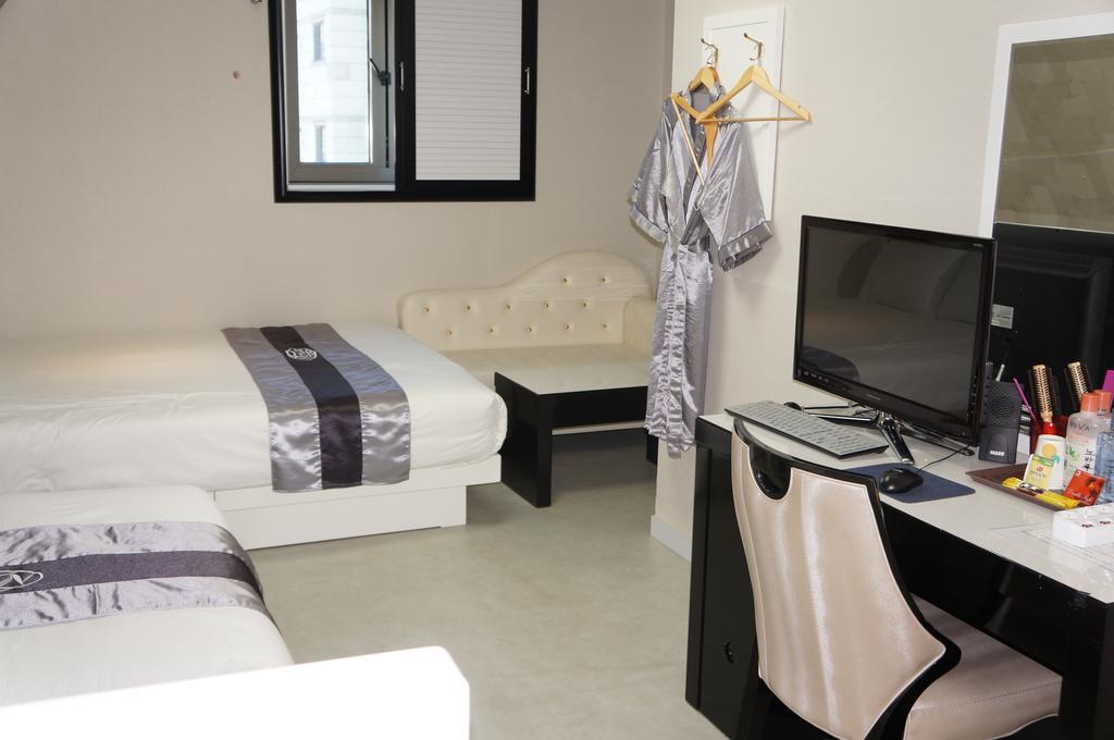 Novalus Tourist Hotel Seoul Room photo
